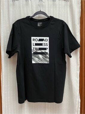 Arc'teryx Roadless Trip SS T-Shirt Men's M Black Graphic Mountain Logo